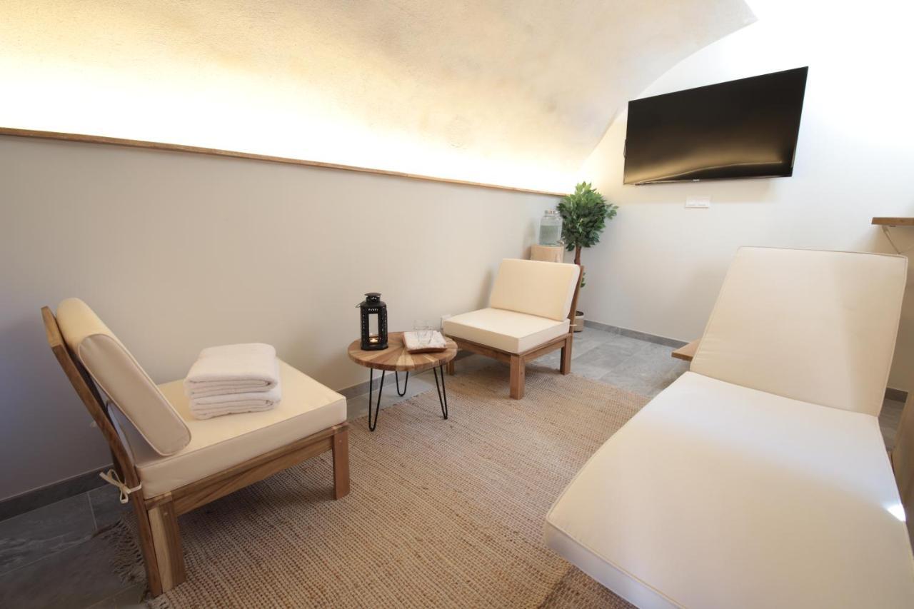 Gite De Charme Haut De Gamme Avec Jacuzzi Et Sauna Privatifs Donzère Exterior foto